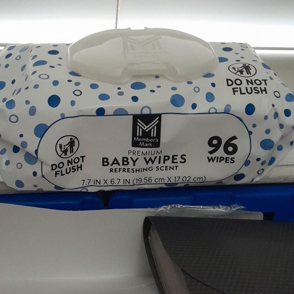 Member's Mark Premium Baby Wipes, Refreshing Scent, 96 Wipes, Do Not Flush